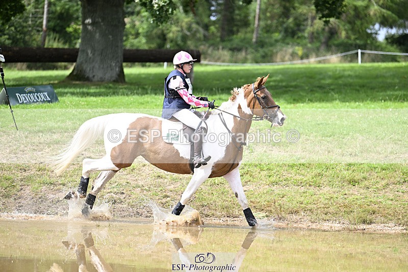 240804-152943-18277 - 657-Althea_Bleekman-SHOVERN_ON_ICE