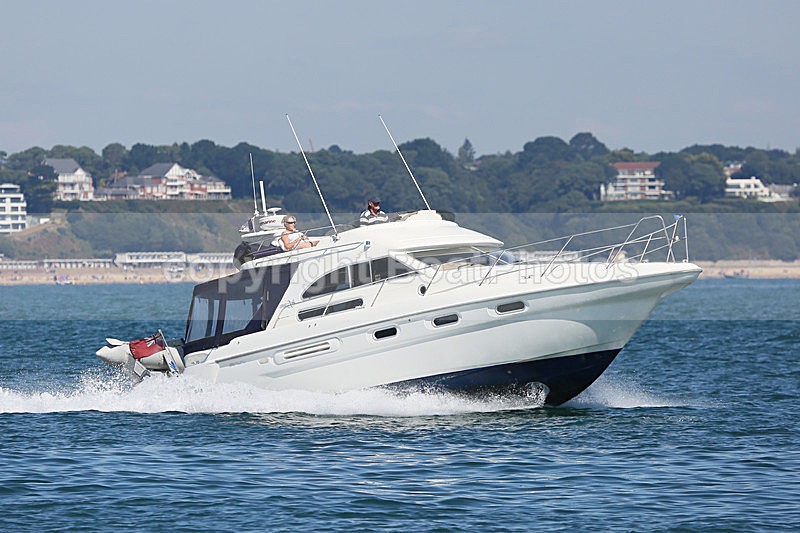 160830 UNNAMED - SEALINE 360 Y92A7994 - Flybridge Cruisers
