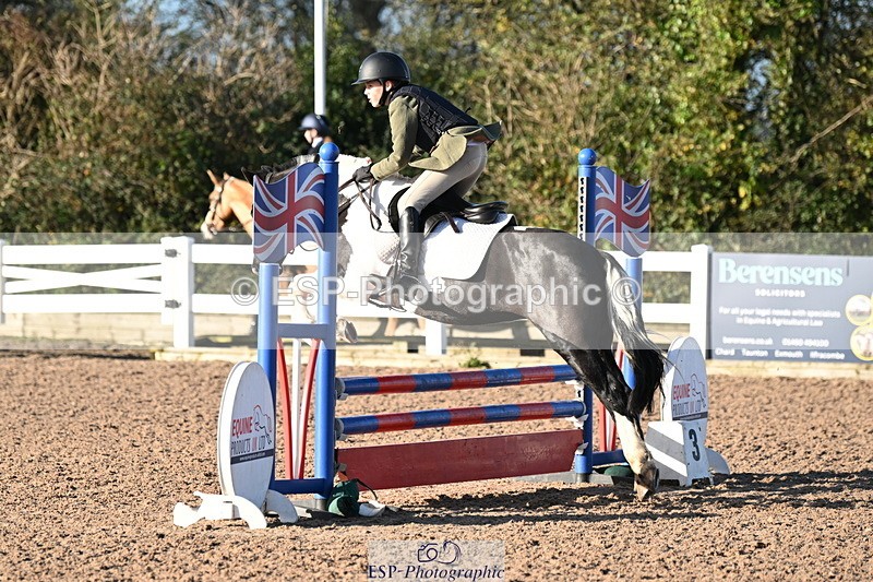 241026A-101517-00088 - SAT Cls 3 Pony Intro 70cm
