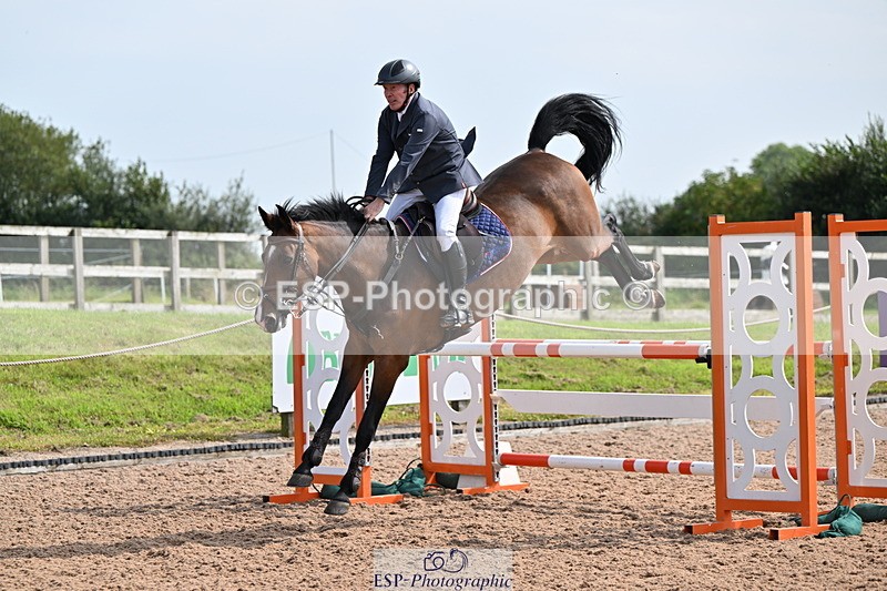 240828A-142813-00902 - Cls 4 Snr Newcomers and 1.10m Open