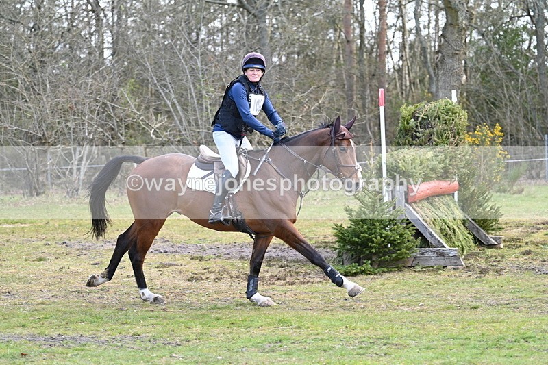 WJ7_0085 - Time 10:13 to 10:38 Times at the Fence