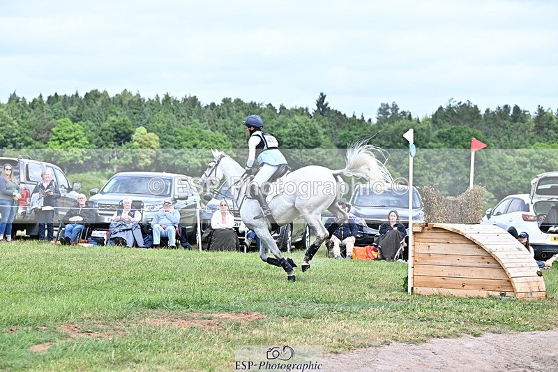 250525A-130743-16181 - D-470-Kitty.King-VENDREDI.BIATS