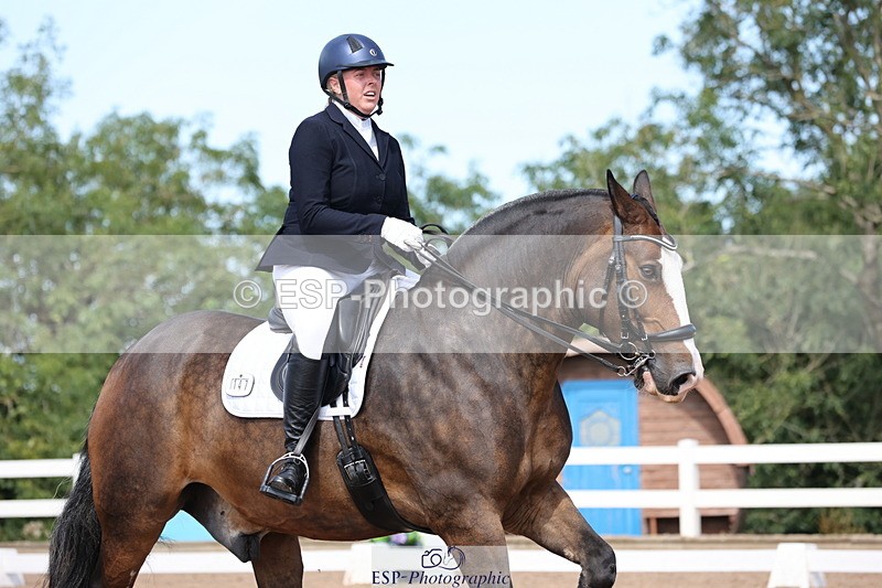 240816A-122441-04433 - 147-Abby.Hayes-Rathnagrew.Pride