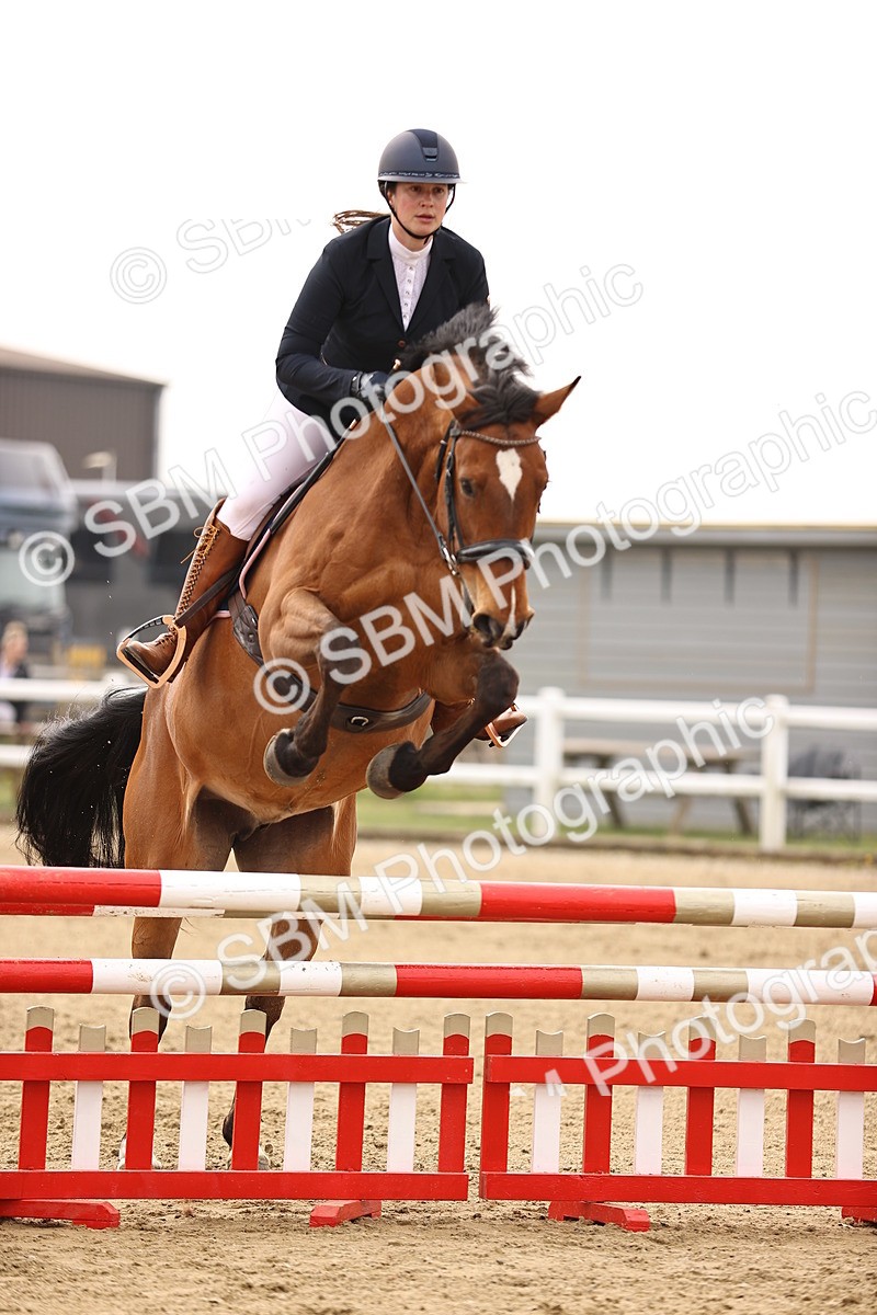  - Class 15 - Senior British novice - 90cm