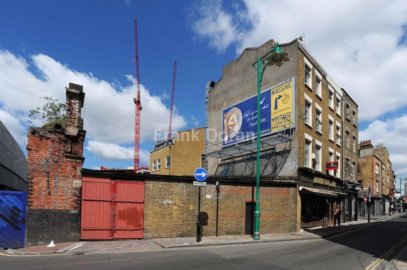 Brick Lane 11 - Frank Doran