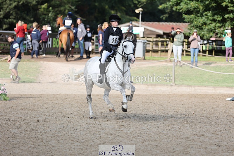 240823X-090552-14375 - 60cm R1 8.30 to 10.00