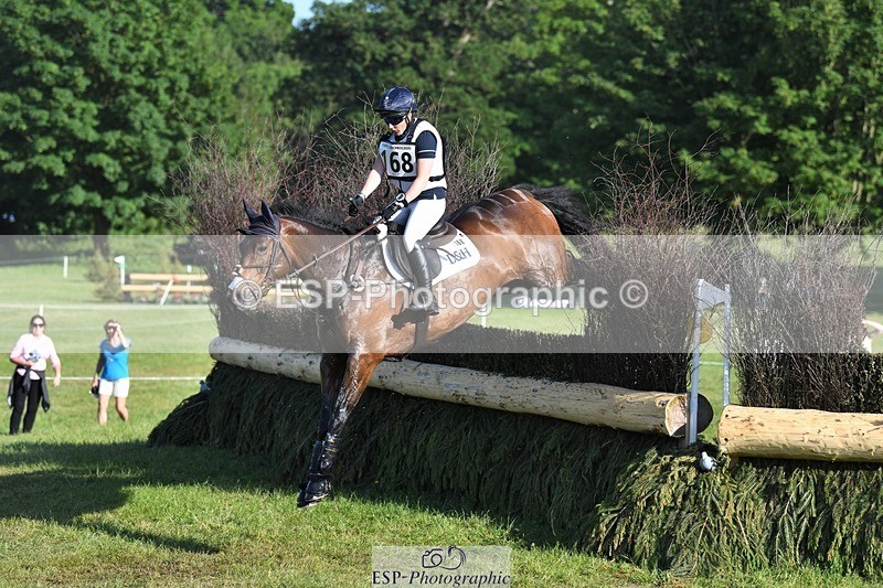 230527-180250-14039 - 168-PARKFIELD_ARTIE_BLOU-Laura_Collett-XC