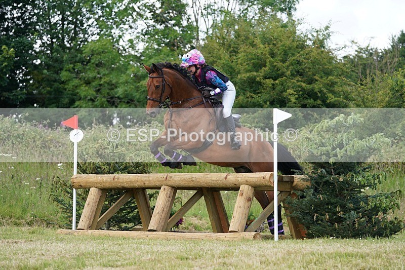 240630X-140550-7537 - 336-Tichy_Sanders-SPARHANGER_VELVET