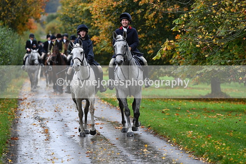 WJ5_6196 - B&B walk back for Hunt Tea !