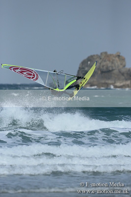 WS 020413-150 - Windsurfing