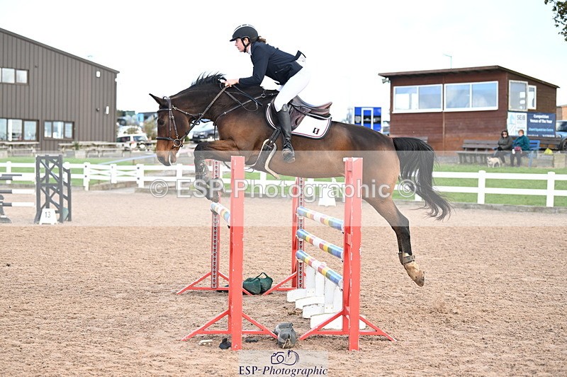 241023A-135716-00933 - Cls 4 Newcomers and 1.10m Open