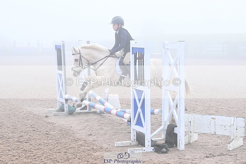 251115-093601-00323 - Cls 19 Clear Round 40cm