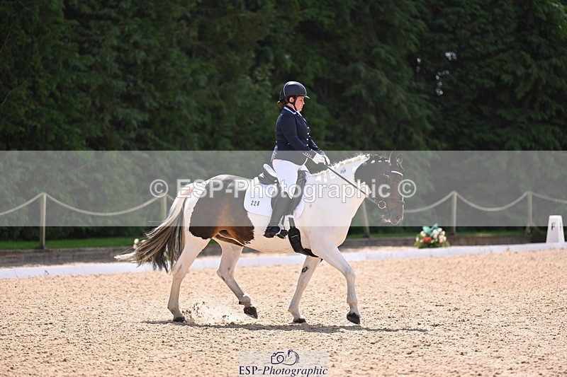 240809-114852-00581 - 228-Lauren.Picknett-Bonnie.V