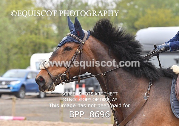 BPP_8696 - CLASS 24 SUN Senior BritiNovice/ 90cm Open