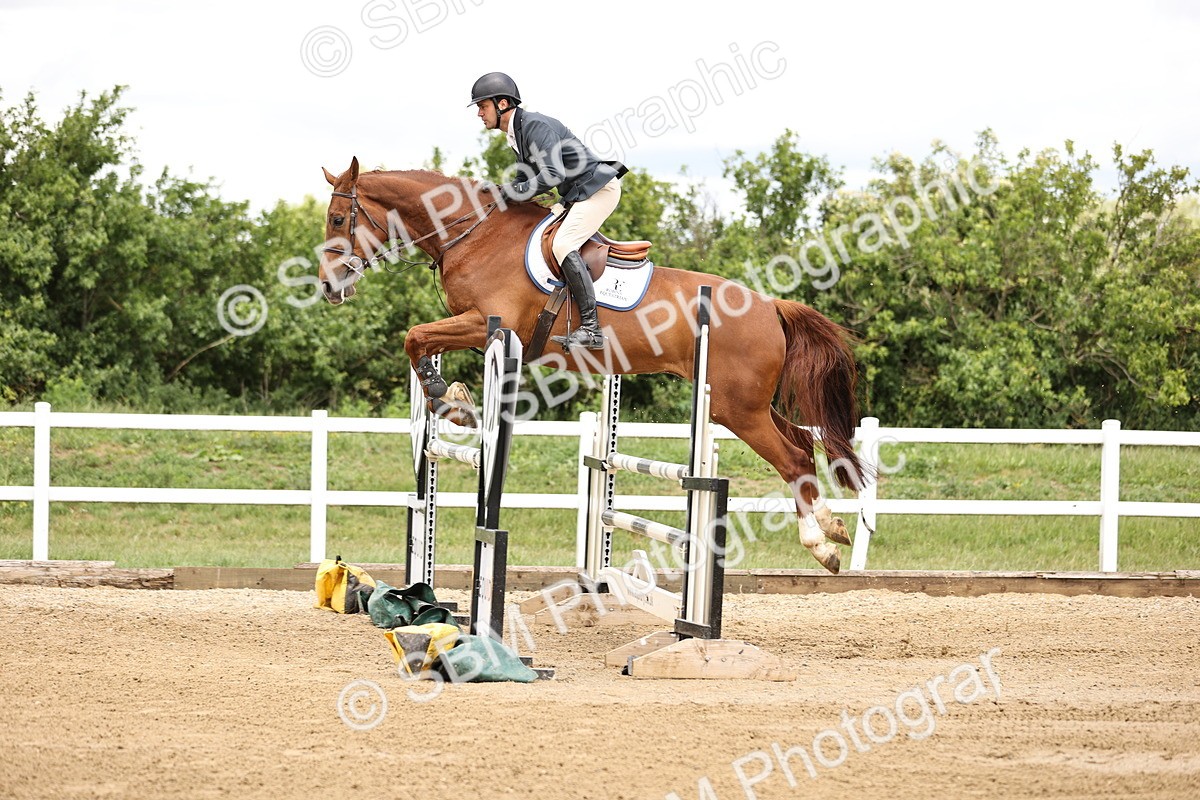 SBM_002964 - Class 11 - Senior Newcomers - 1.10m