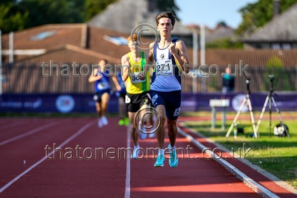 Age25SAT-927707 - Track Male