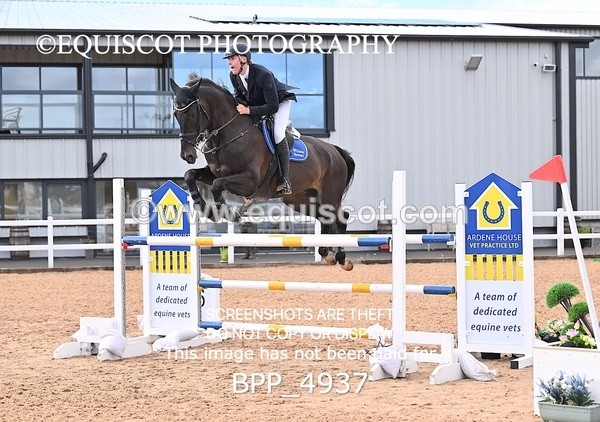 BPP_4937 - CLASS 7 THURS Redpost Equestrian Senior Foxhunter/1.20m Open