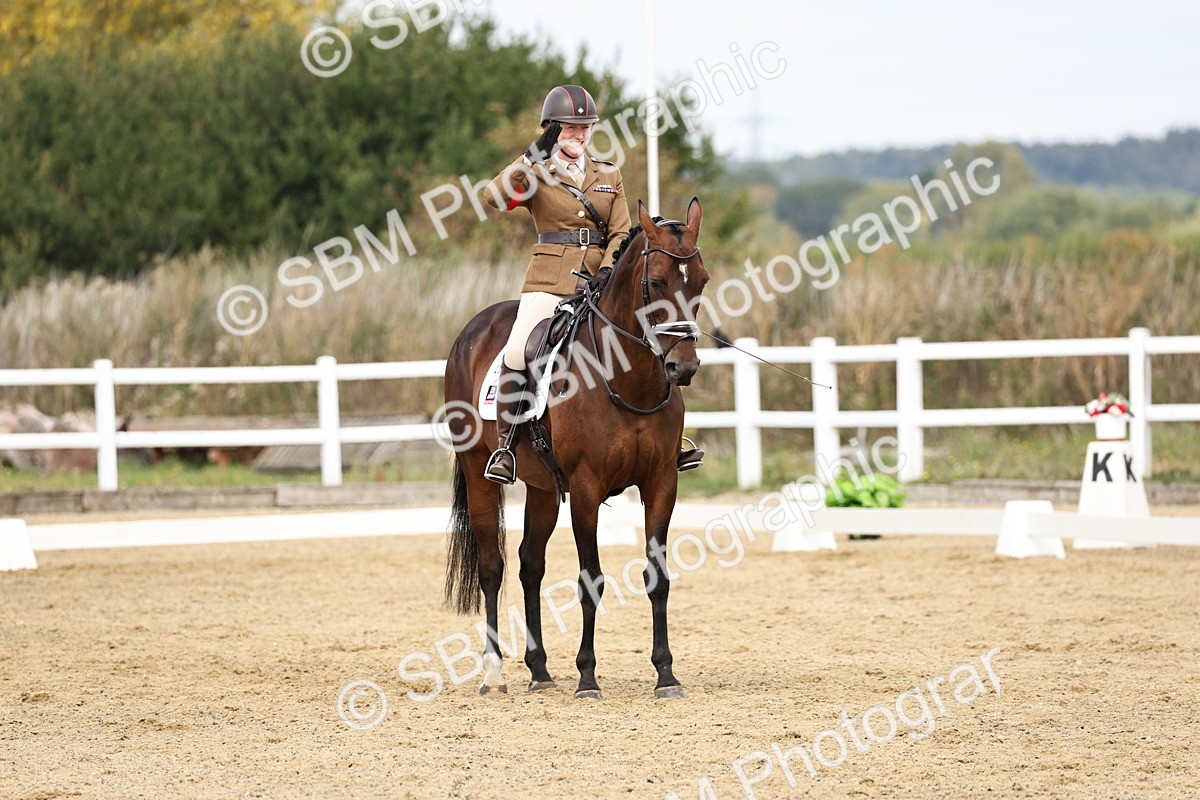 SBM_018311 - Class 16 - Novice 5 - 11.12-12.01