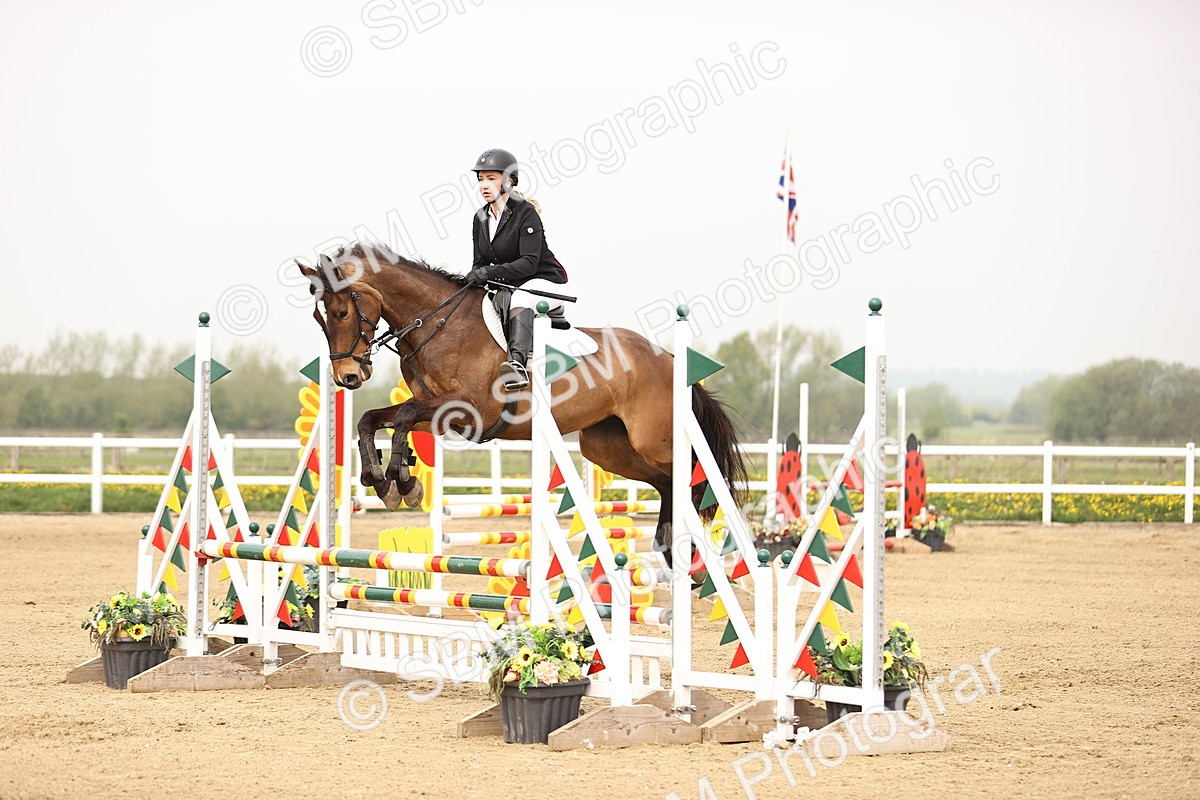  - Class 15 - Senior British novice - 90cm
