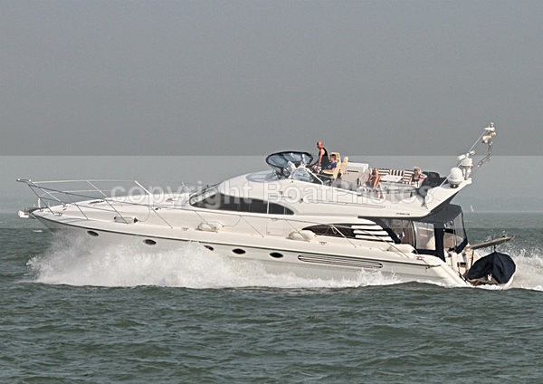 111001 FAIRLINE SQUADRON IMG_1019 - Flybridge Cruisers