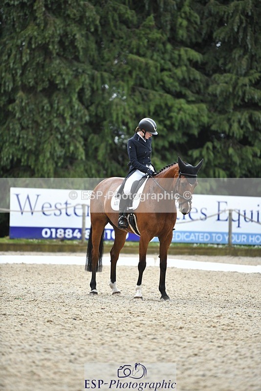 230525-121528-01983 - 108-LYJADOR-Clementine_Crosthwaite_Eyre-WEDTrotUp+DR