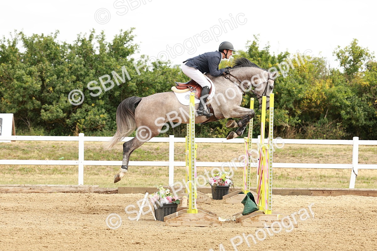 SBM_016867 - Class 20 - Senior Newcomers - 1.10m