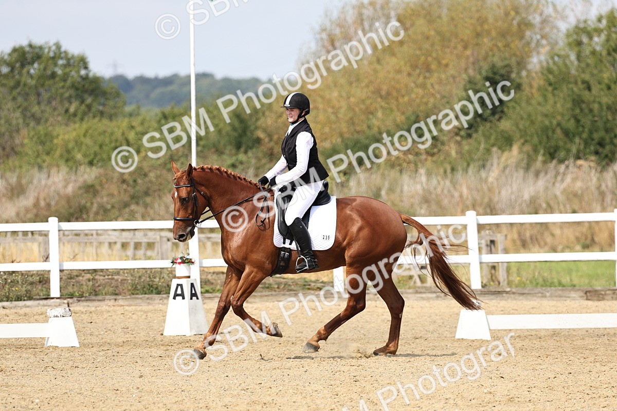 SBM_018381 - Class 16 - Novice 5 - 11.12-12.01