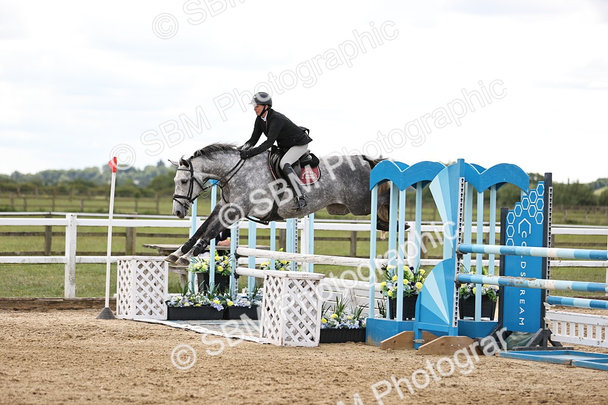 SBM_003460 - Class 11 - Senior Newcomers - 1.10m