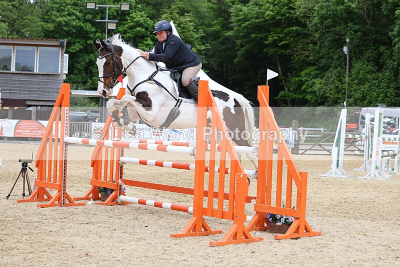 3E7A9370 - Class 8: Senior Newcomers/1.10m open