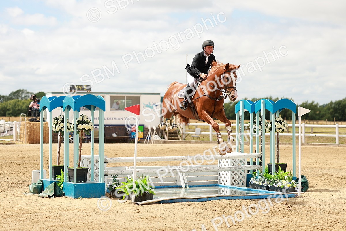 SBM_018417 - Class 21 - Senior Newcomers Championship 2d Rd