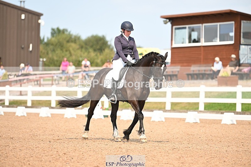 250816-150642-06099 - 027-Samantha.PringTongwynlais.Moon.Dancer