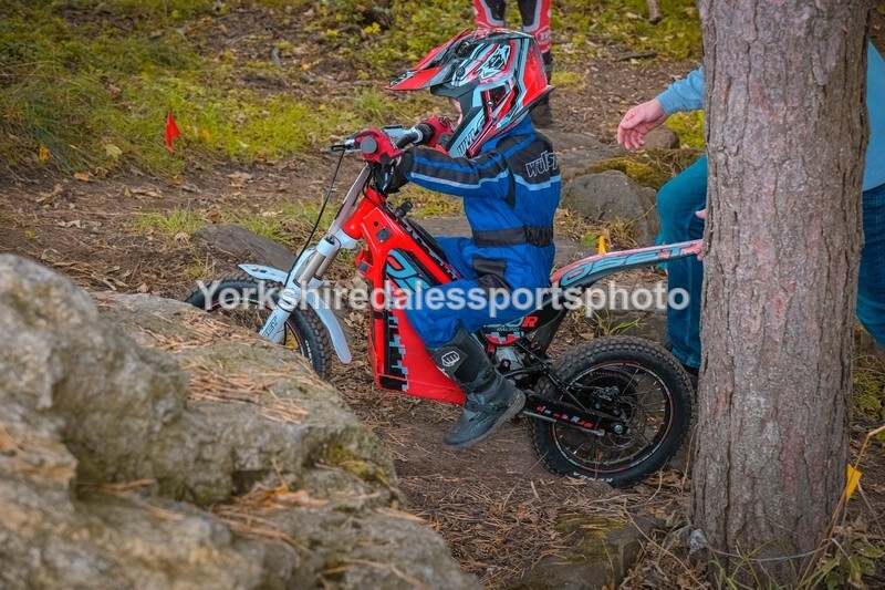 DSCF0241 - Ripon MC Trial 27/09- kids