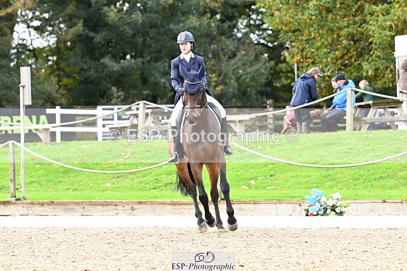 251023A-111211-01670 - B-135-Eva.Carse