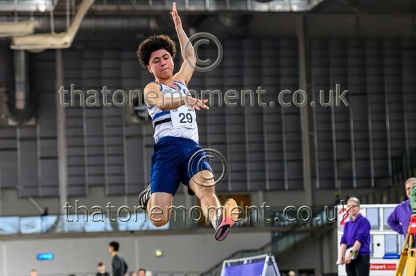 SeniorInd25-917320 - Field Male