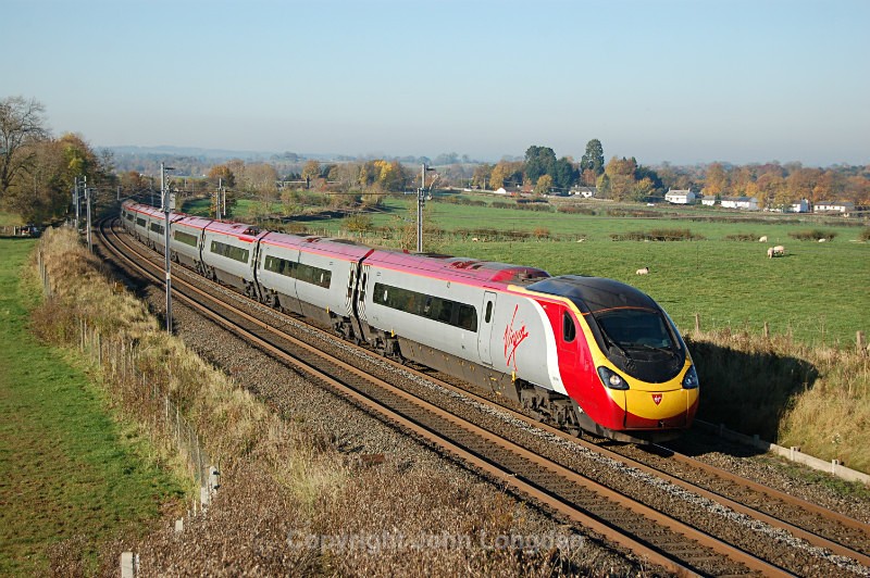 JL - 2.11.15 390046 9M54 10.51 Edinburgh - London Euston, Yanwath - West Coast Main Line (north to south)