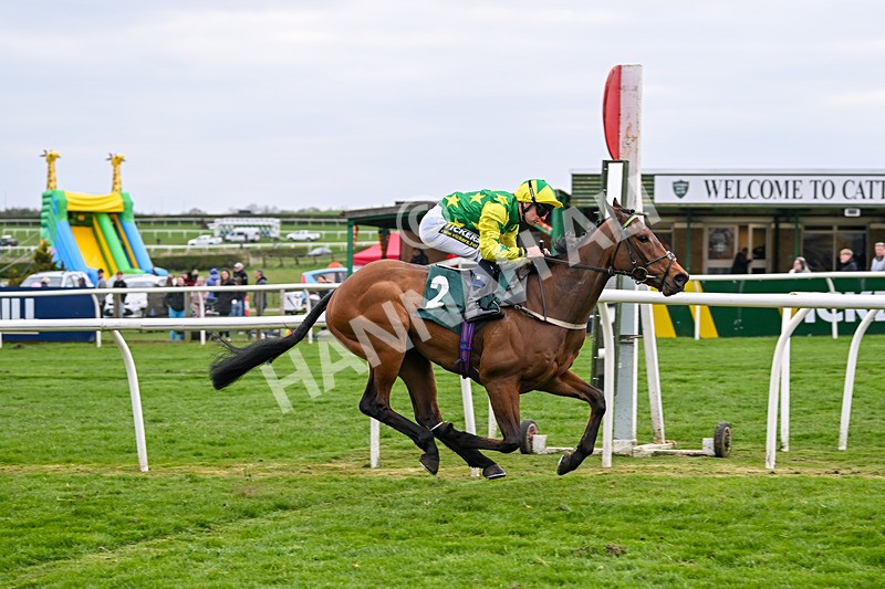 090425-Race 6-Green Pursuit-0221 - Race 6