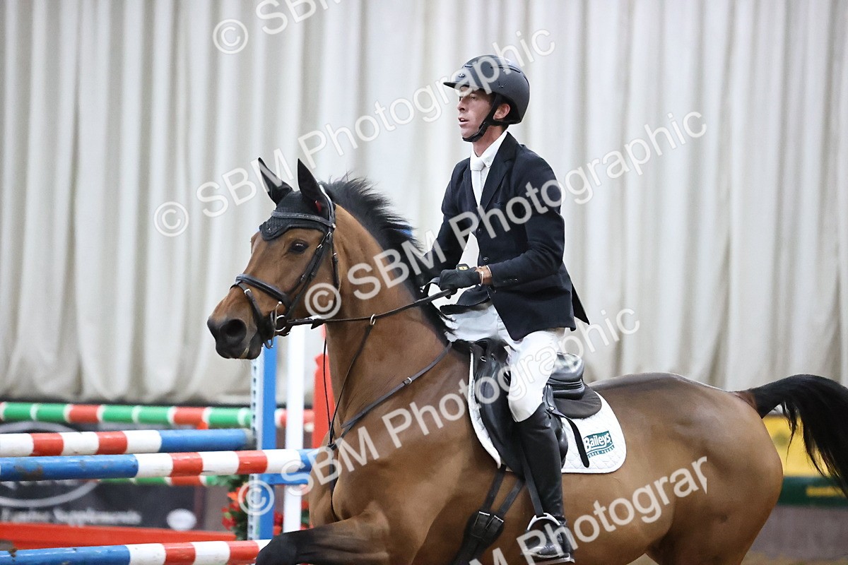 SBM_003932 - Class 12 - Senior Foxhunter 1.20m