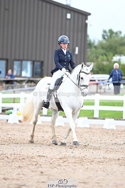 250907-124010-08391 - 067-Laura.PercyConobola.Cascade