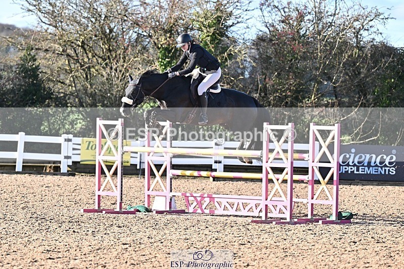 251203-125117-00539 - Cls 4 Newcomers and 1.10m Open