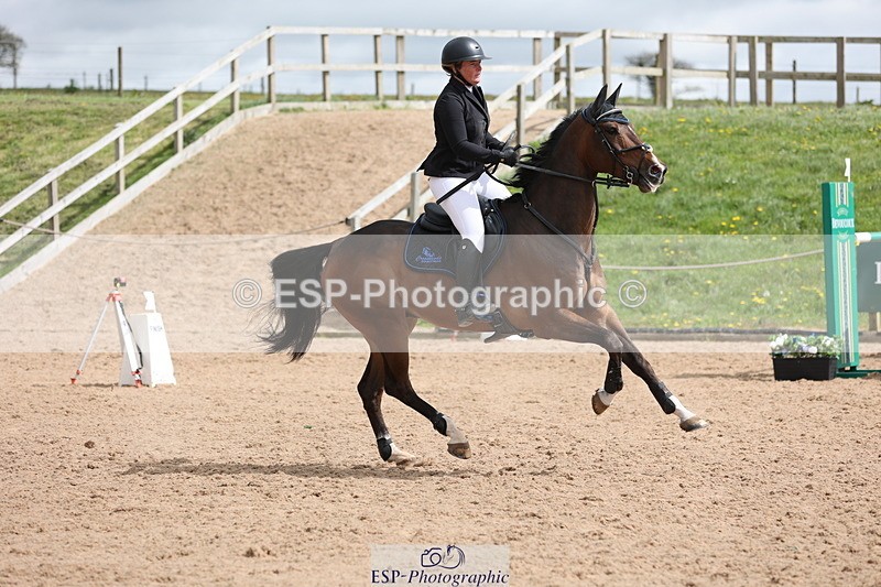 240419A-124443-07415 - Cls 6, 2 Star Medium Tour 1.35m