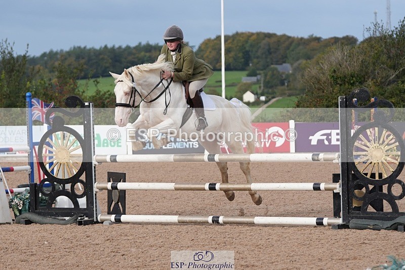 251005-101715-02502 - Cls 22 British Novice and 90cm