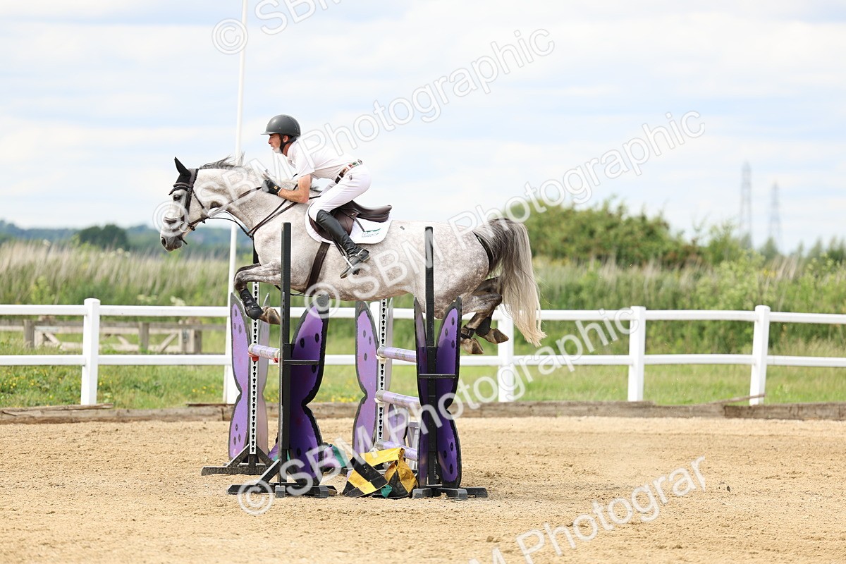 SBM_006102 - Class 19 - Senior Newcomers - 1.10m