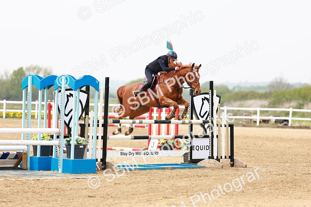  - Class 18 - Senior Newcomers - 1.10m