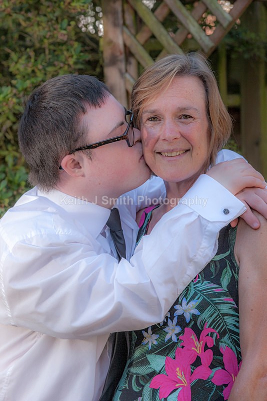 8SKJ7738 - Marianne and Chris