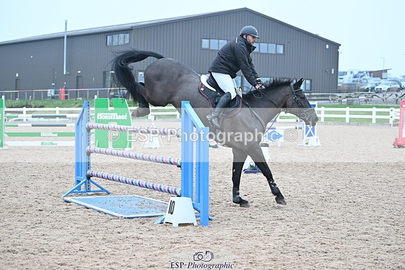 240113A-141704-02301 - Cls 13 Foxhunter and 1.20m Open