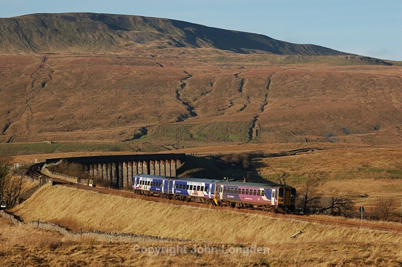 17.1.09 153301 & 158872 11.51 Carlisle - Leeds, Ribblehead - Ribblehead