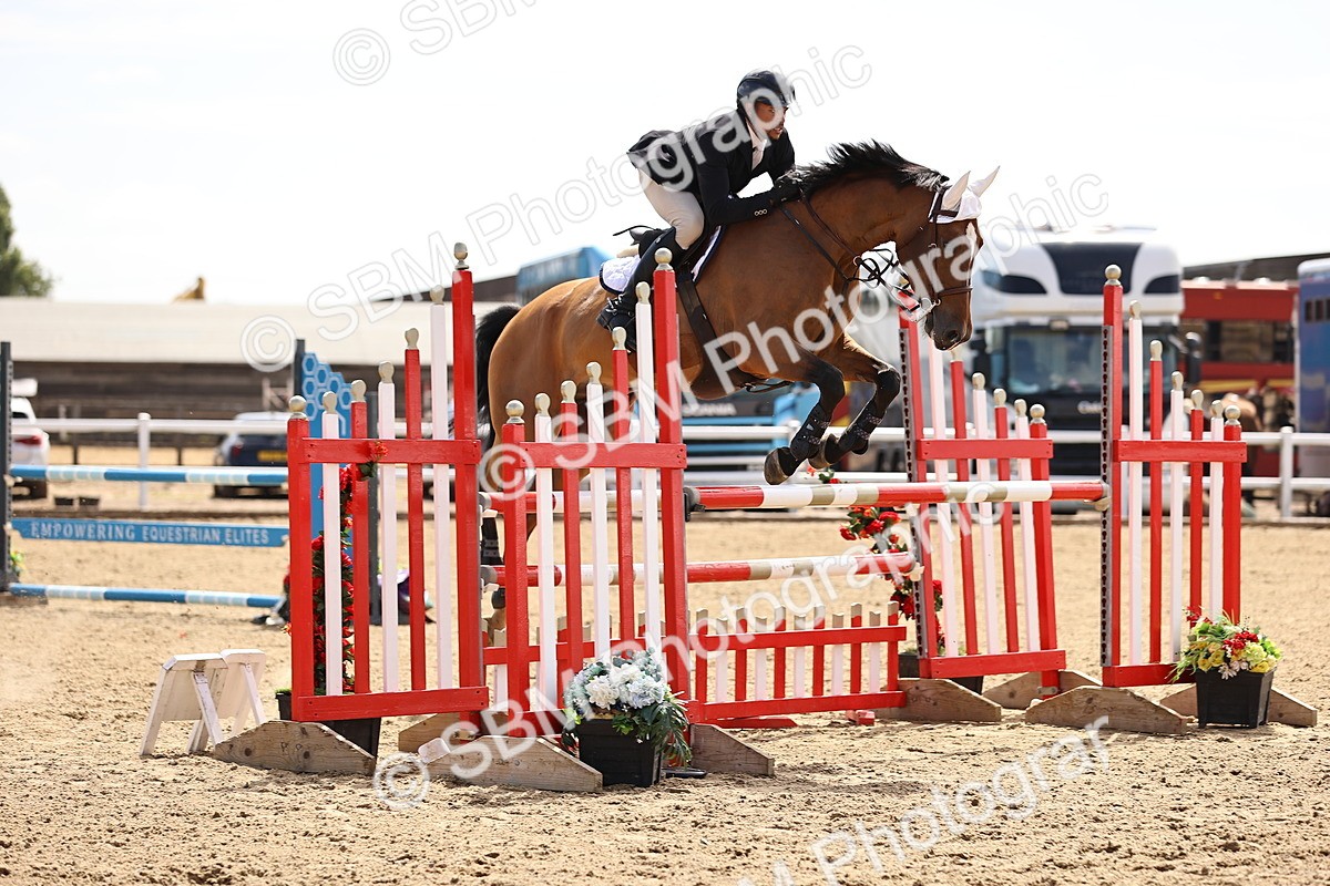 SBM_009864 - Class 8 - Senior Newcomers - 1.10  Open