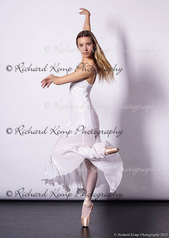 010522-4921w - Performance