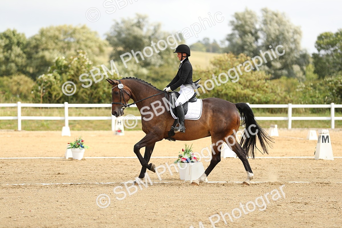 SBM_015667 - Class 13 - Novice 23 - 9.54-11.04