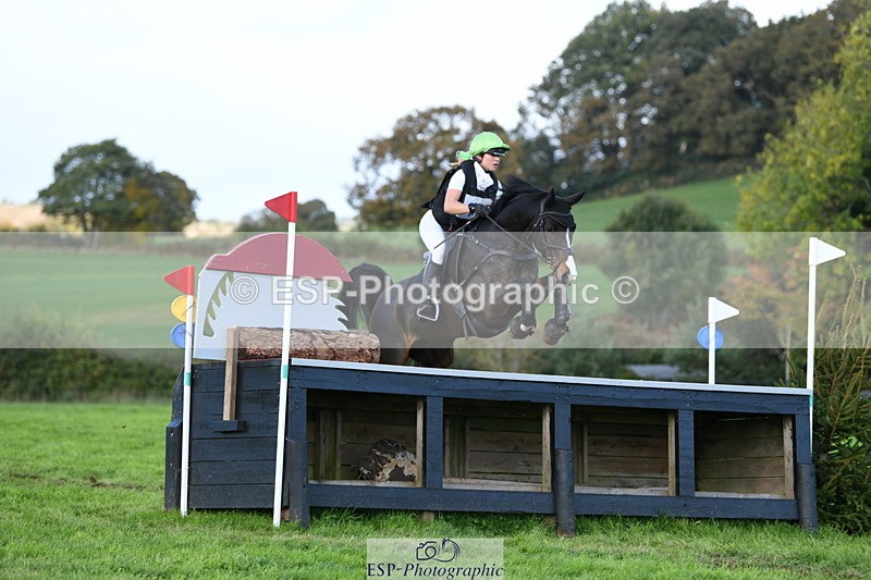 251024A-131021-11916 - B-148-Tarka.Abraham